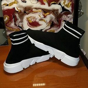 Mens "Tyga" Ultra Lightweight High Sock Sneakers